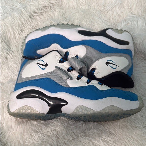 Men’s Nike Air Zoom Turf in white photo blue - Picture 2 of 6